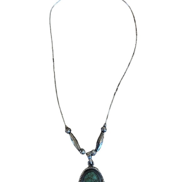 Vintage turquoise and silver necklace - Picture 2 of 6